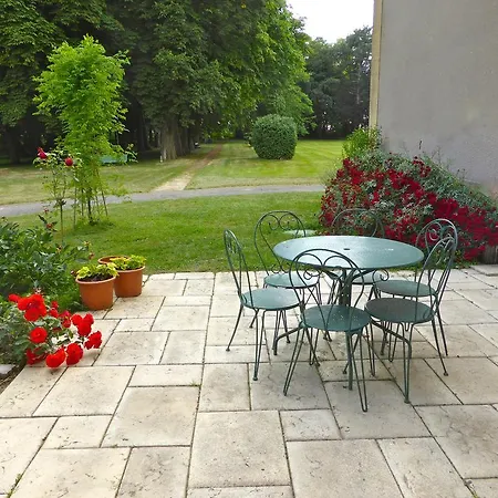 Le Chateau De בית הארחה Puxe